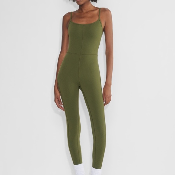 NWT Aritzia LIFE Divinity Jumpsuit - Picture 1 of 8